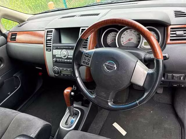 NISSAN TIIDA LATIO