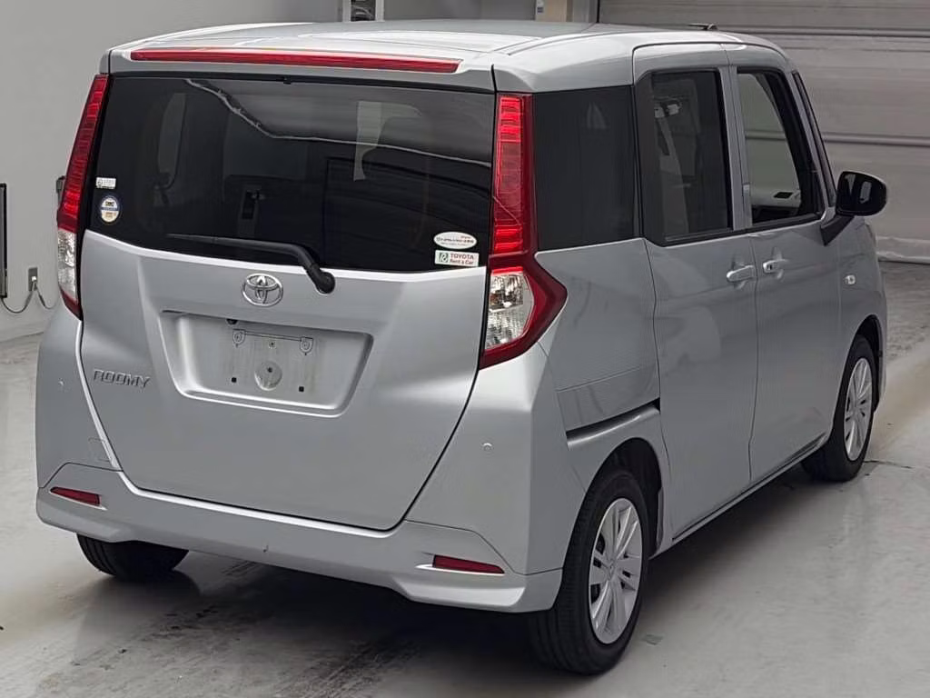 TOYOTA ROOMY