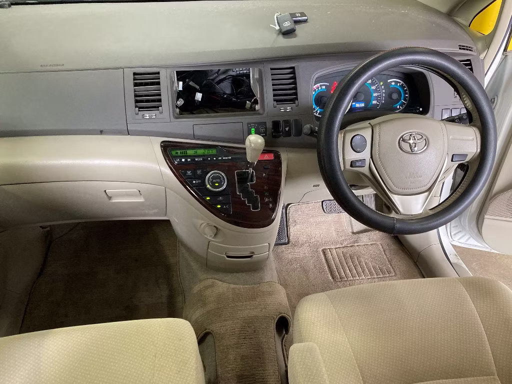 TOYOTA ISIS