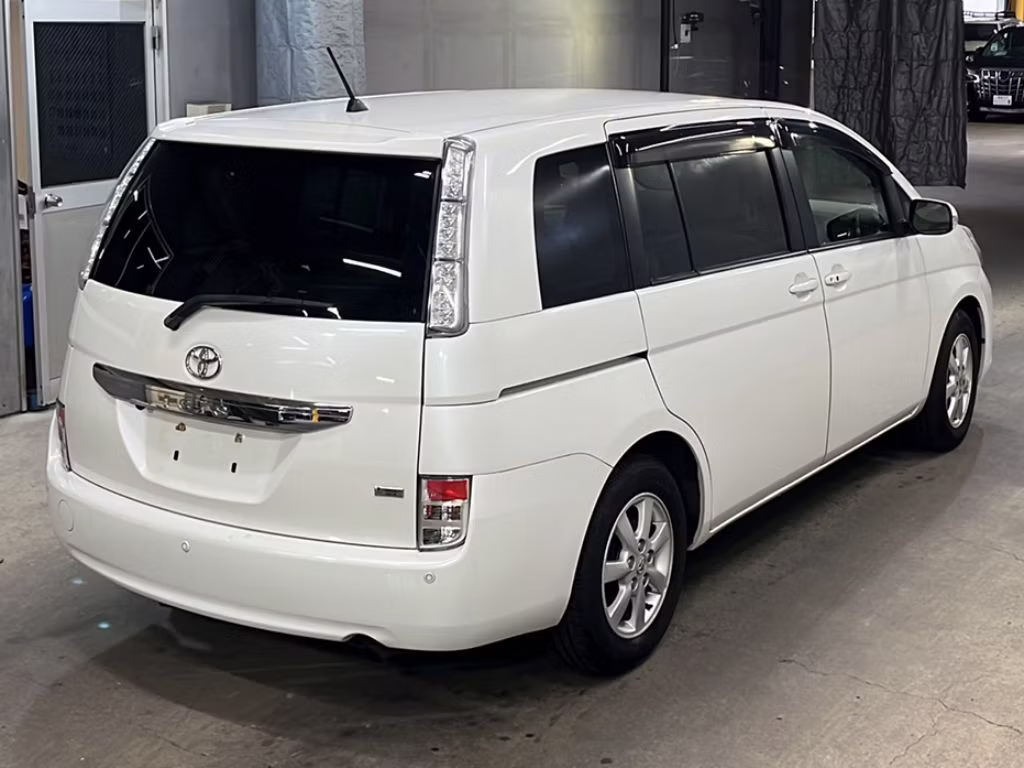 TOYOTA ISIS