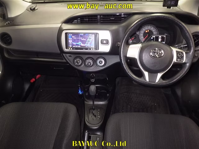 TOYOTA VITZ