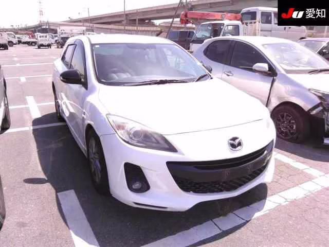 MAZDA AXELA