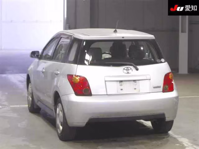 TOYOTA IST