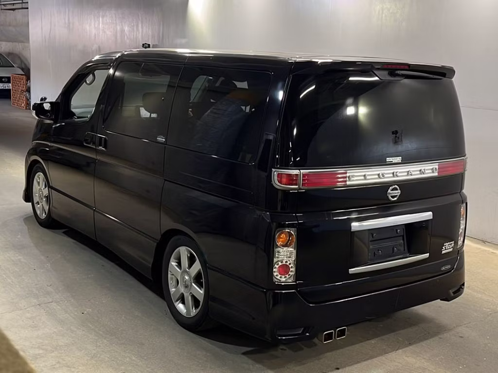 NISSAN ELGRAND