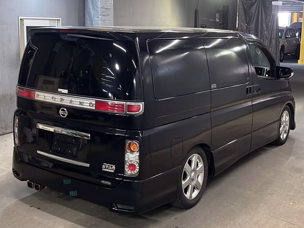 NISSAN ELGRAND