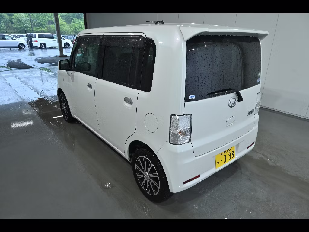 DAIHATSU MOVE CONTE