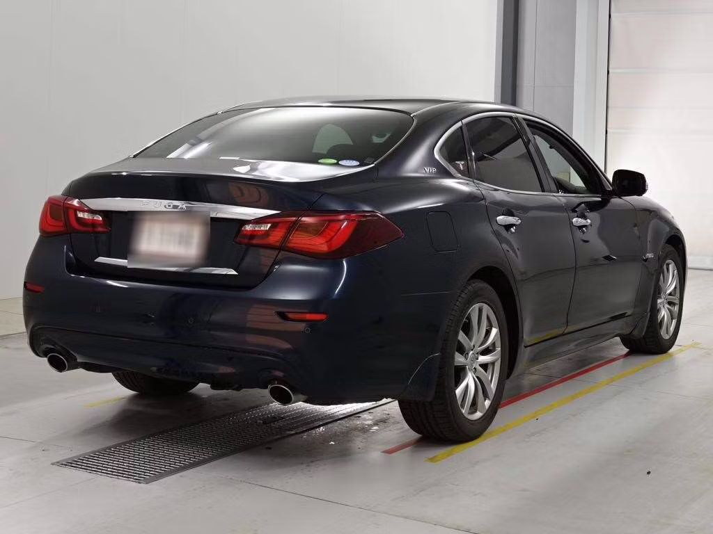 NISSAN FUGA