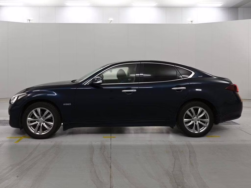 NISSAN FUGA
