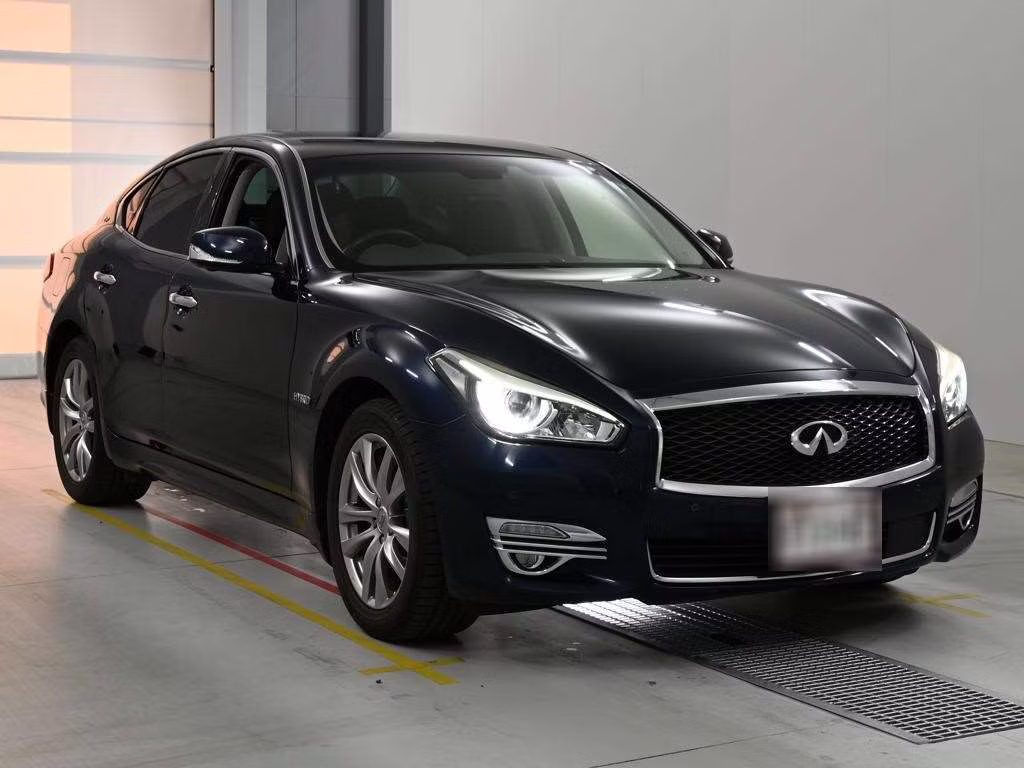 NISSAN FUGA