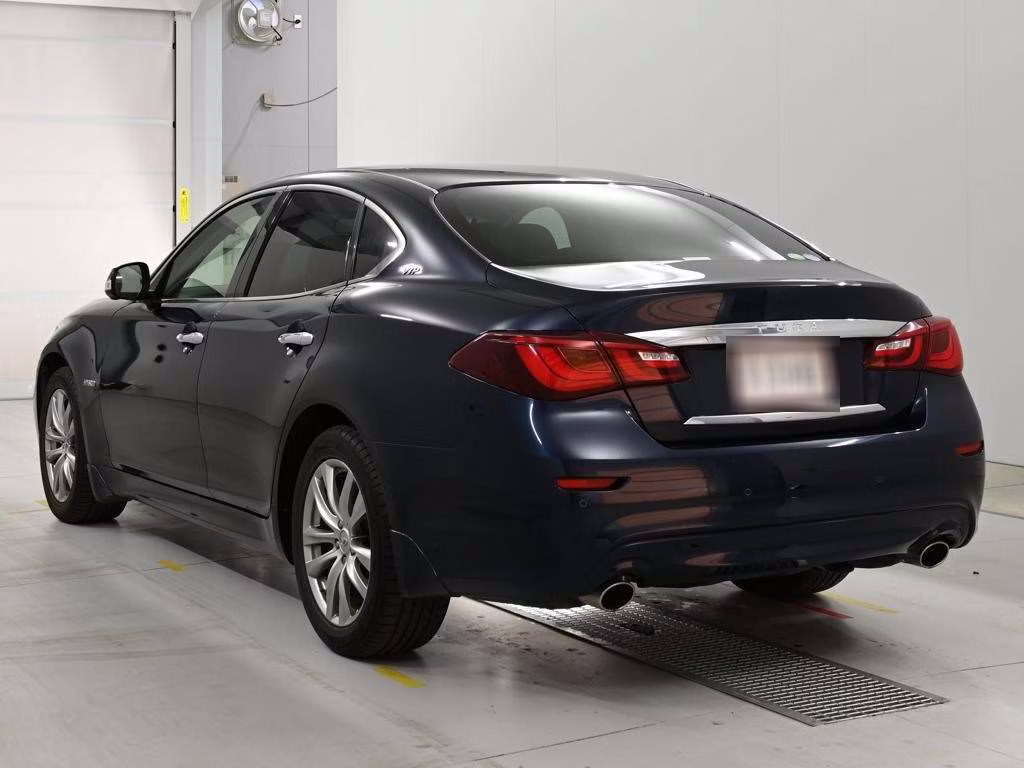 NISSAN FUGA