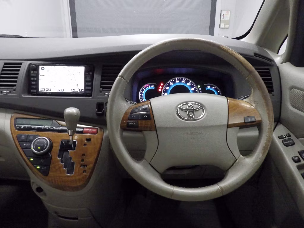 TOYOTA ISIS