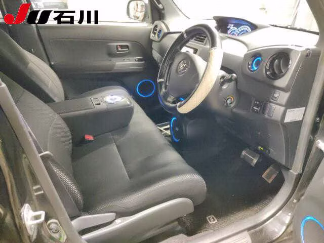 TOYOTA BB
