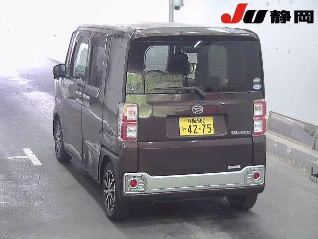 DAIHATSU WAKE