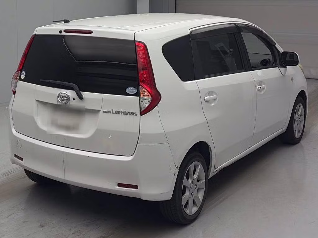 DAIHATSU BOON LUMINAS