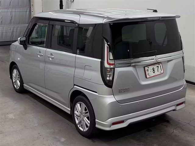 MITSUBISHI DELICA D:2