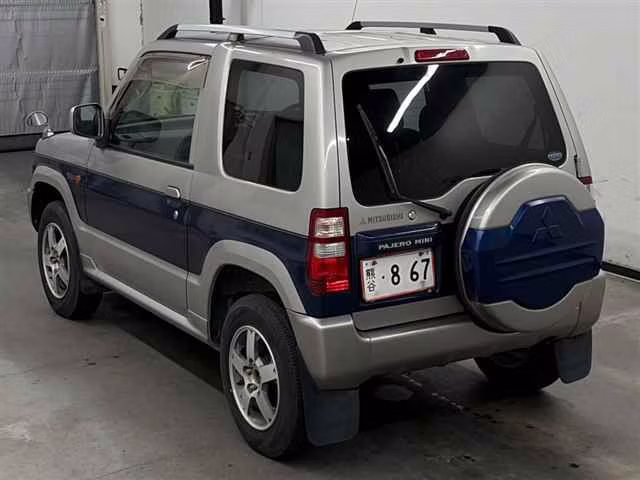 MITSUBISHI PAJERO MINI