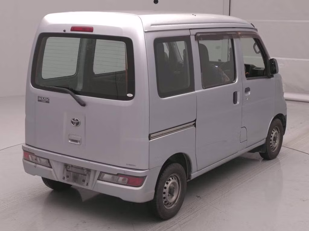 TOYOTA PIXIS VAN