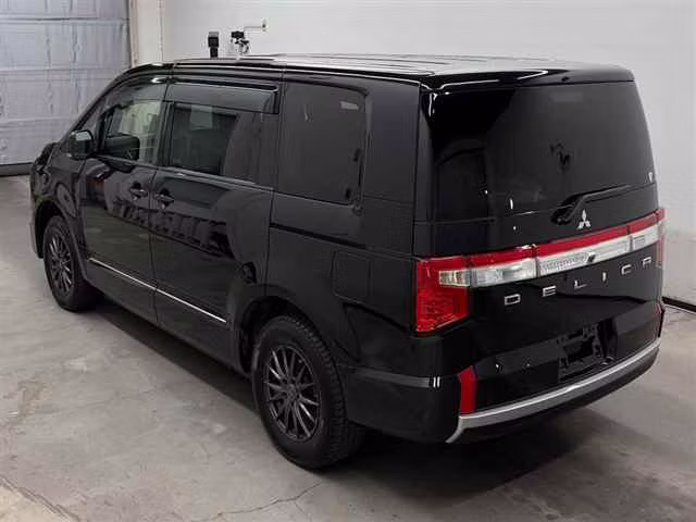 MITSUBISHI DELICA D:5