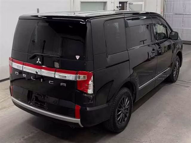 MITSUBISHI DELICA D:5