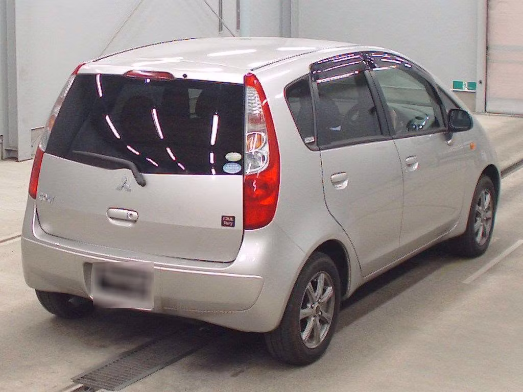 MITSUBISHI COLT