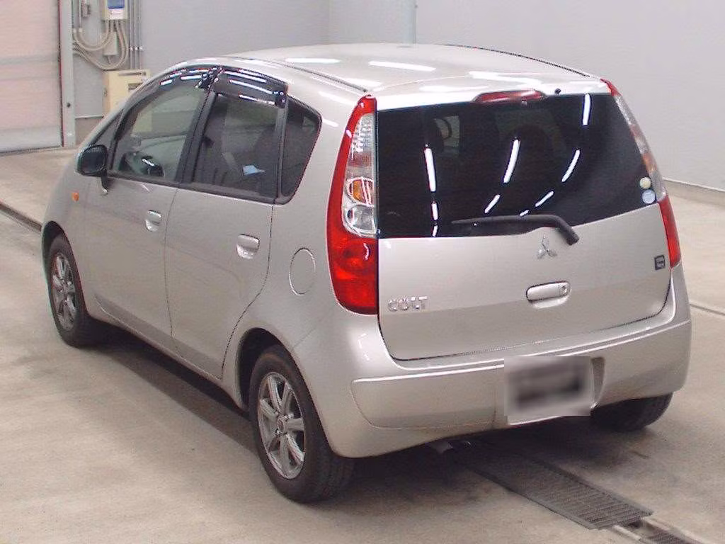 MITSUBISHI COLT