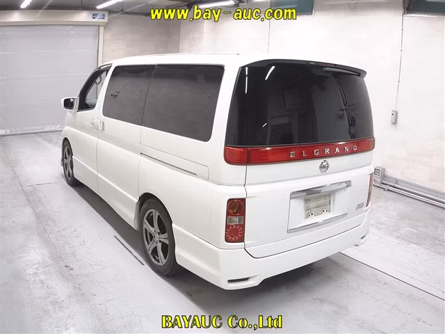 NISSAN ELGRAND
