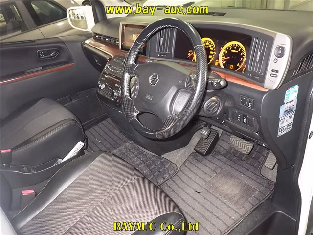 NISSAN ELGRAND
