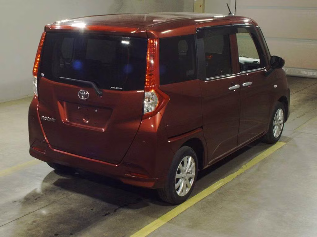 TOYOTA ROOMY