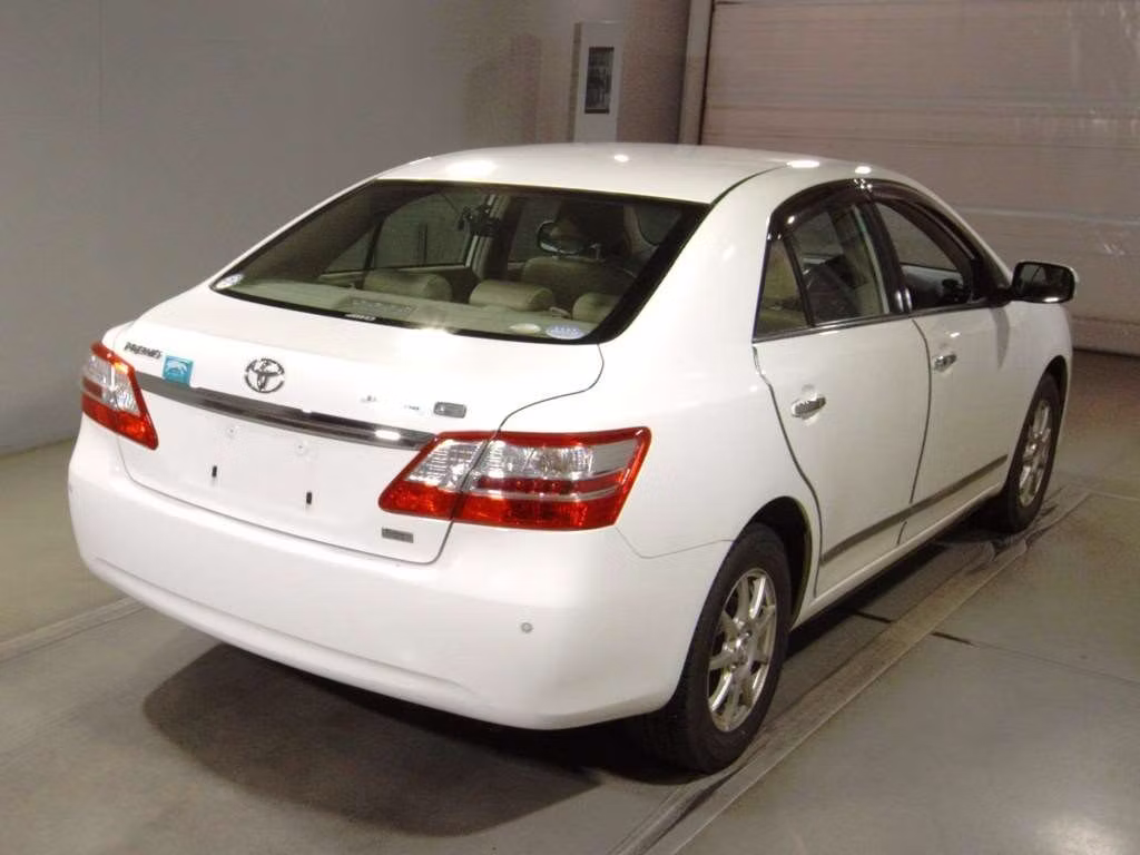 TOYOTA PREMIO