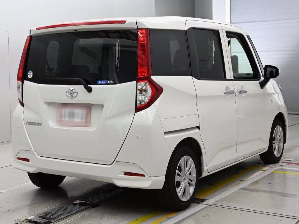 TOYOTA ROOMY