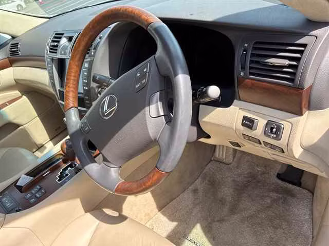 LEXUS LS460