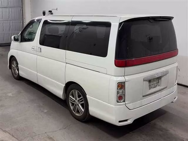 NISSAN ELGRAND