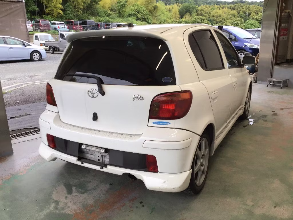 TOYOTA VITZ