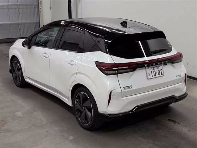 NISSAN AURA