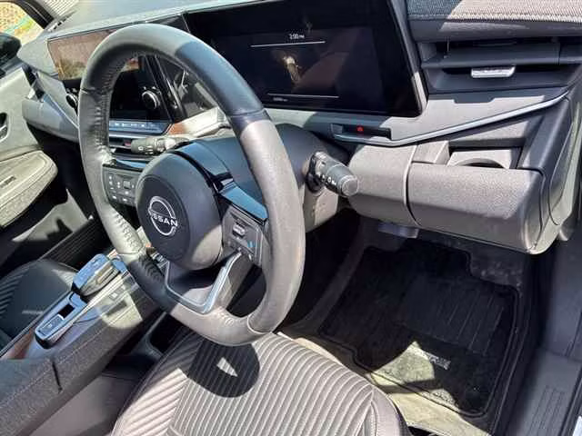 NISSAN AURA