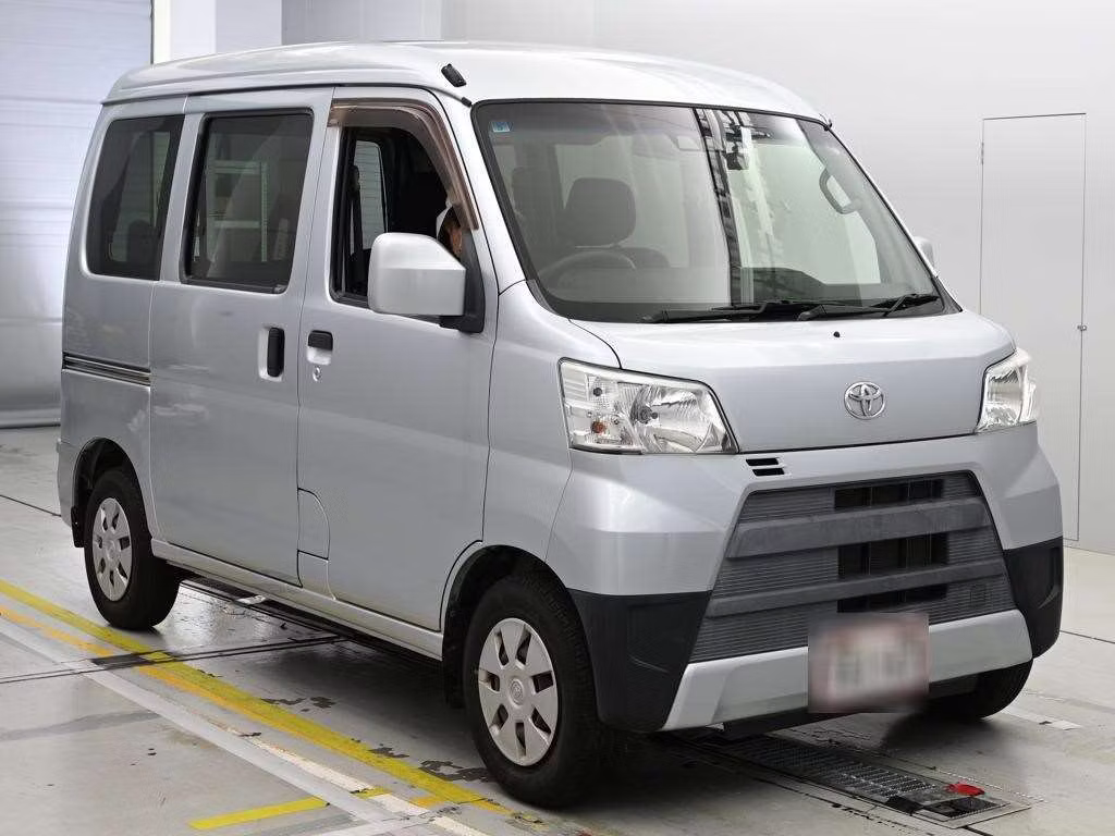TOYOTA PIXIS VAN