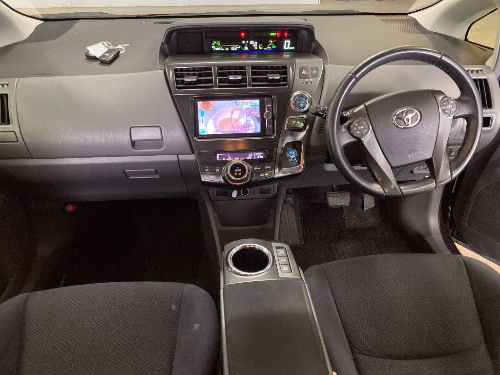 TOYOTA PRIUS ALPHA