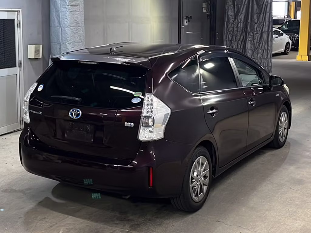 TOYOTA PRIUS ALPHA