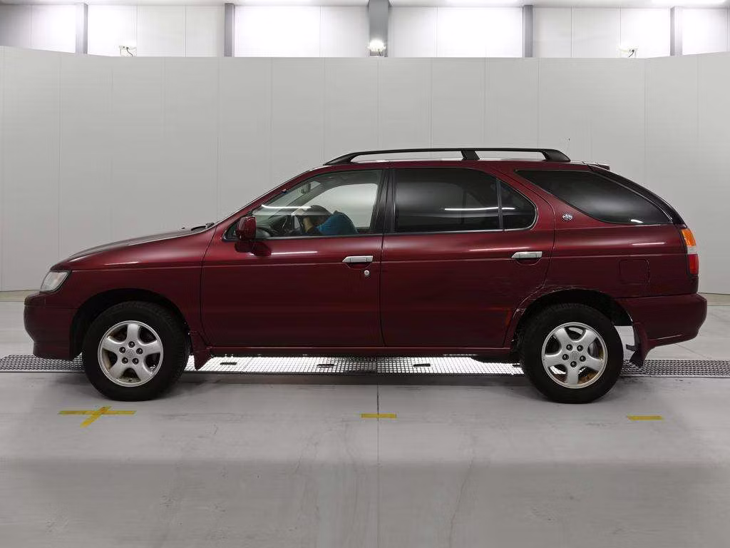 NISSAN R'NESSA