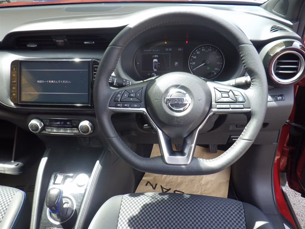 NISSAN KICKS