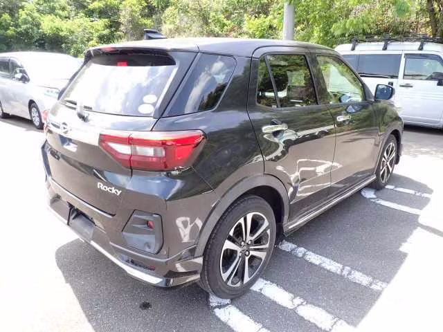 DAIHATSU ROCKY