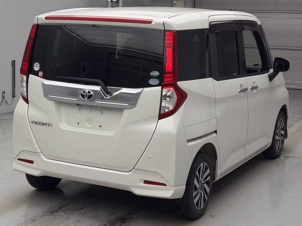 TOYOTA ROOMY