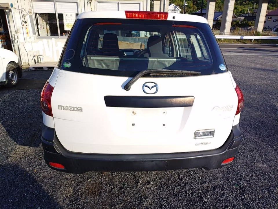 MAZDA FAMILIA