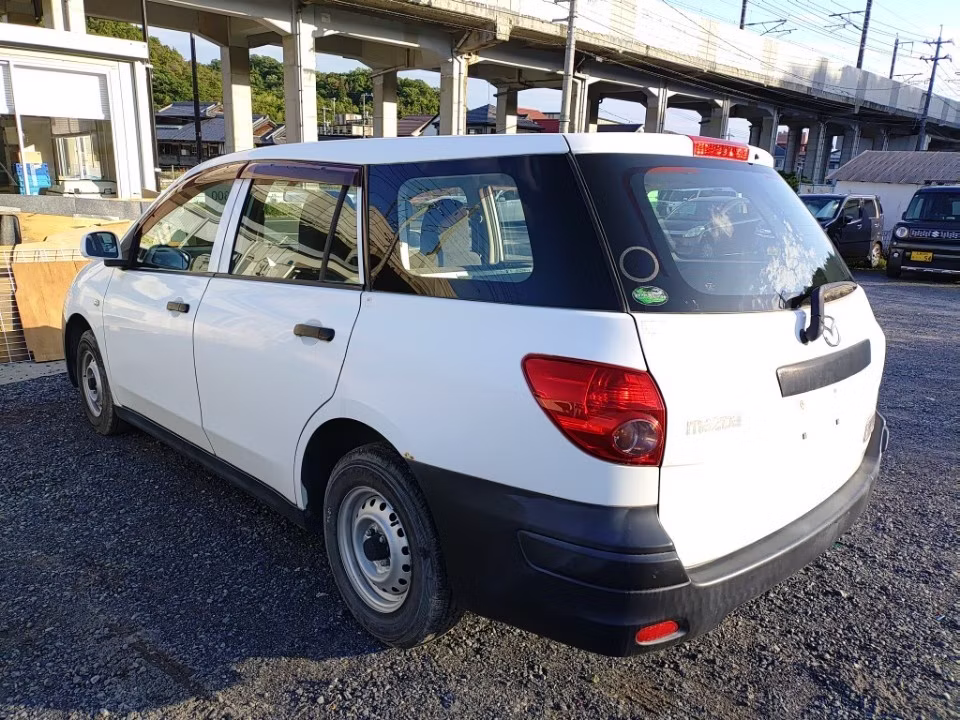 MAZDA FAMILIA