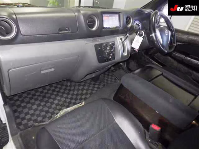 NISSAN NV350 CARAVAN