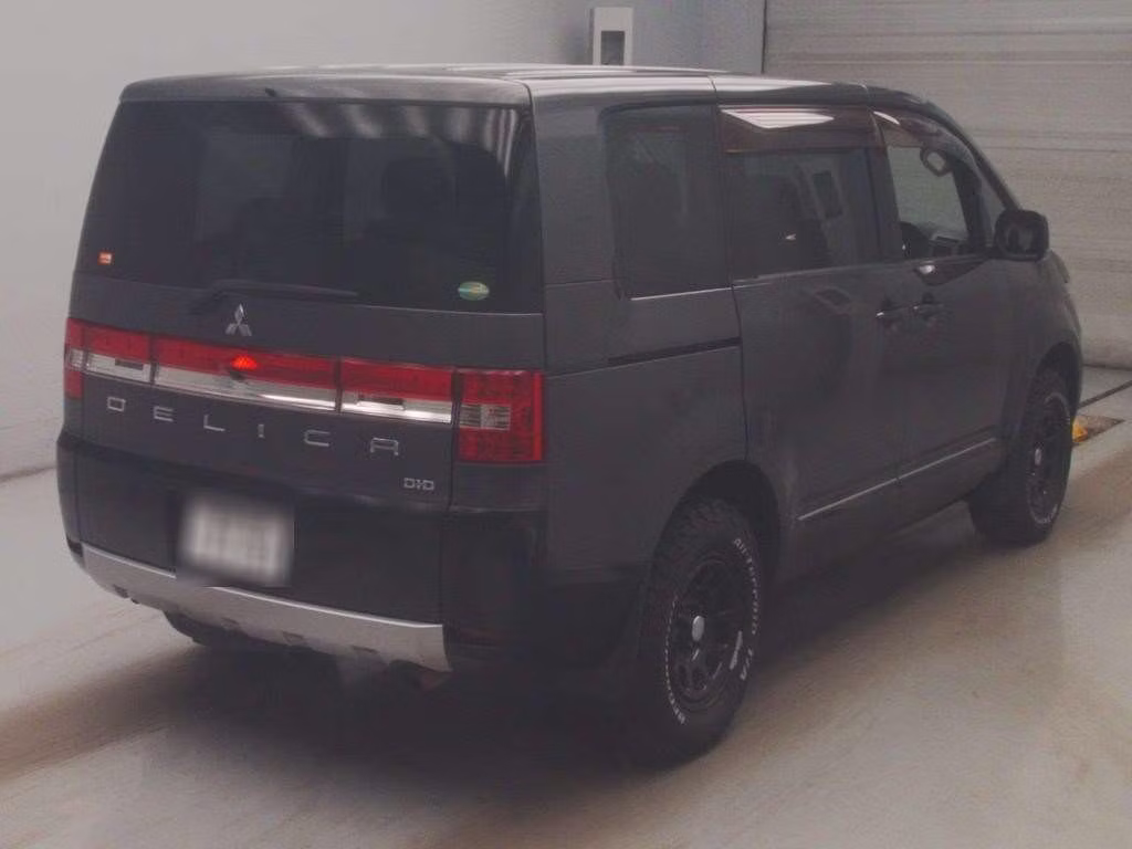 MITSUBISHI DELICA D:5
