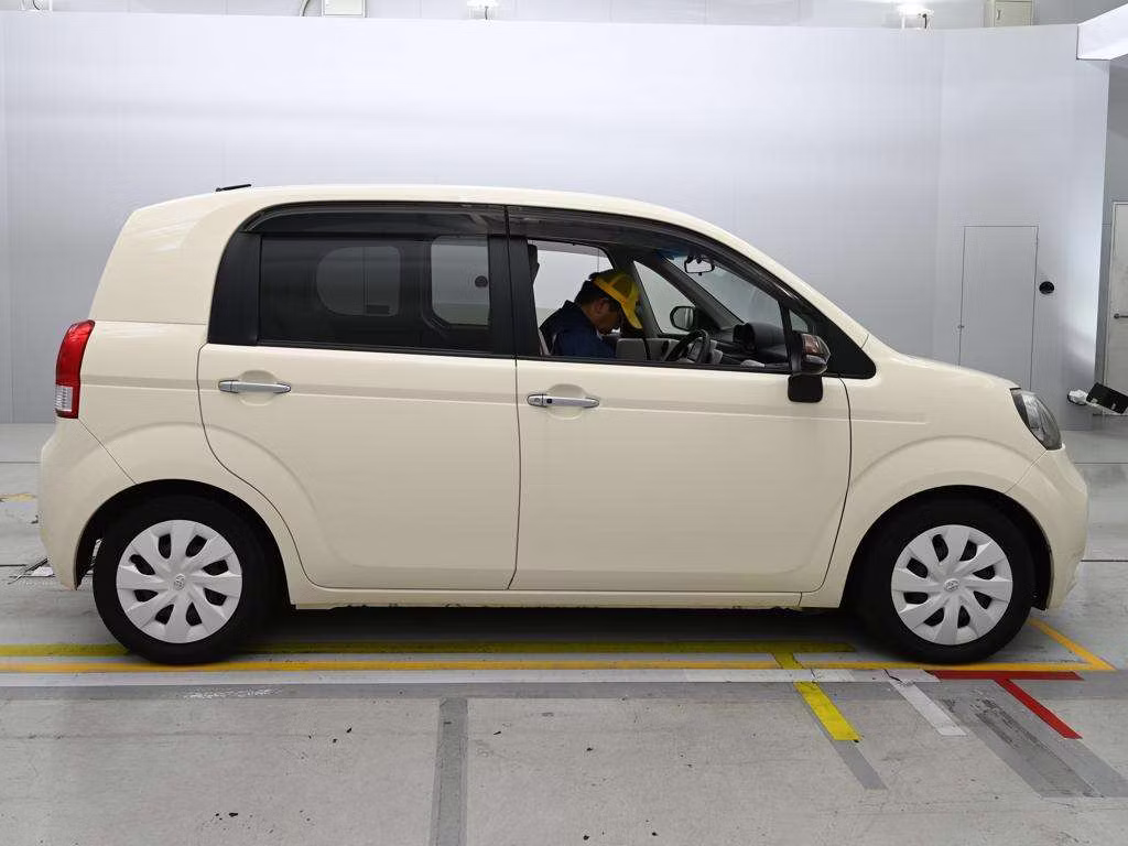 TOYOTA PORTE