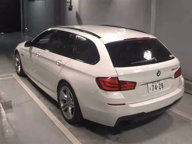 BMW 5-SERIES