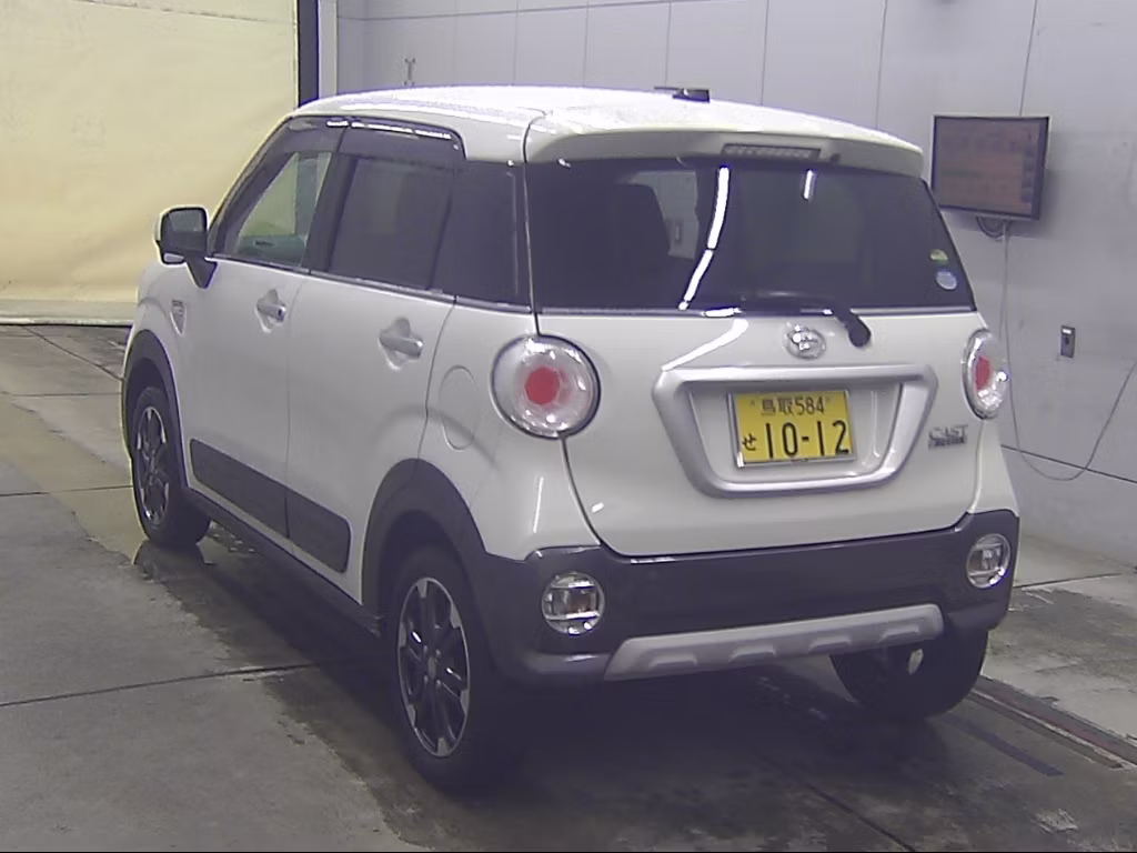 DAIHATSU CAST