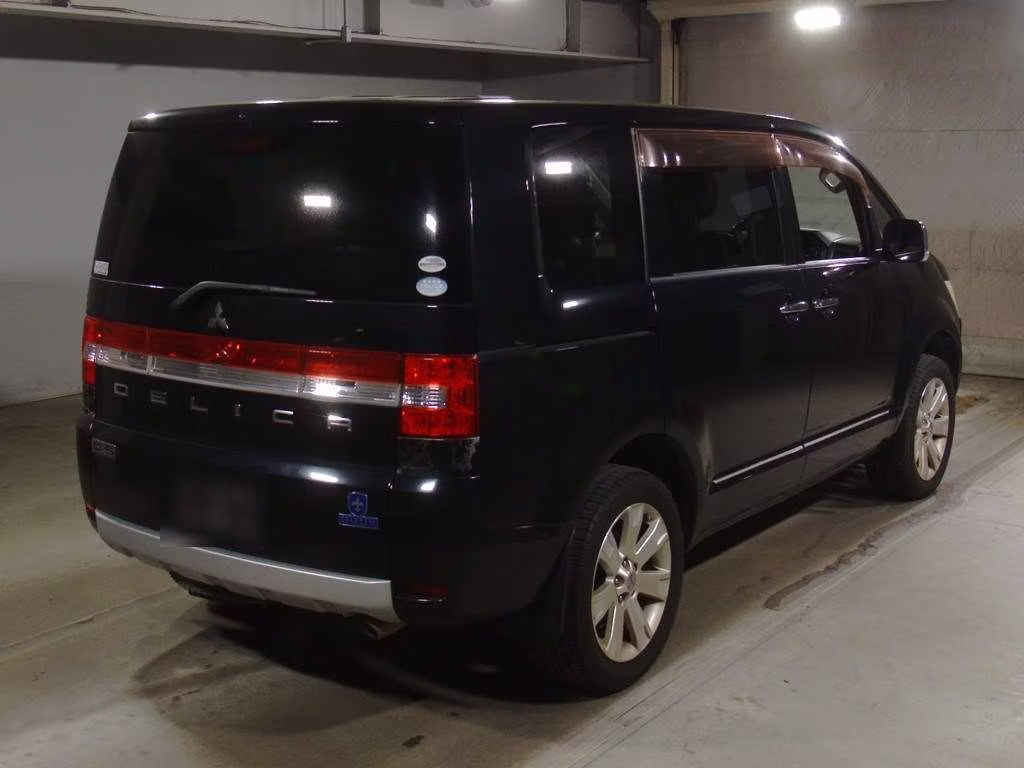 MITSUBISHI DELICA D:5
